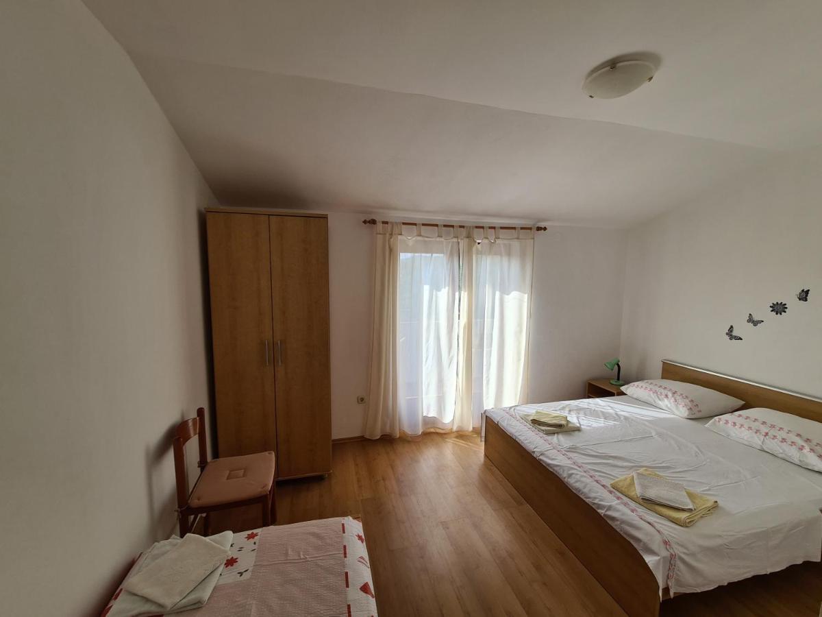 Apartmani Cosic Ante Dobropoljana Eksteriør billede
